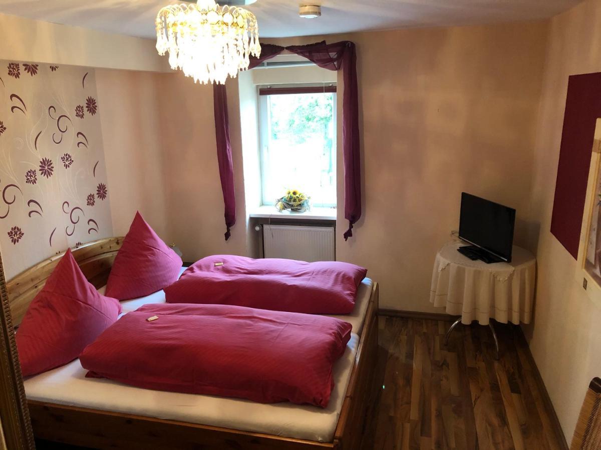 Hotel - Restaurant - Deutsches Haus Neuhutte Extérieur photo